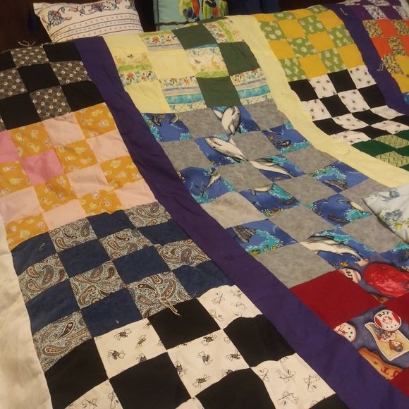 2207 Hand Crafted Multi Color Quilt - Picture 7 of 9